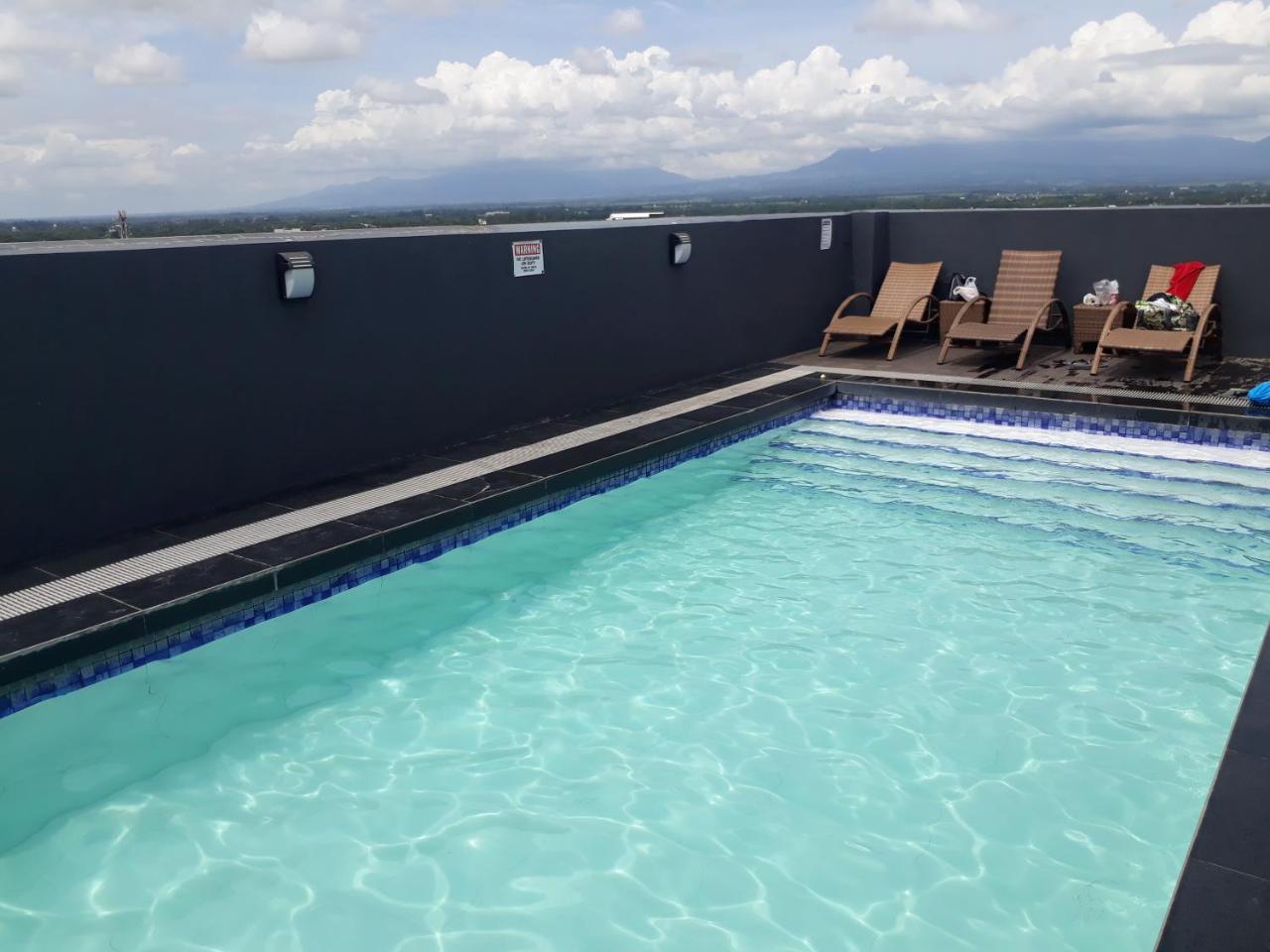 913Cityscape Located At City Center Bacolod Exterior foto
